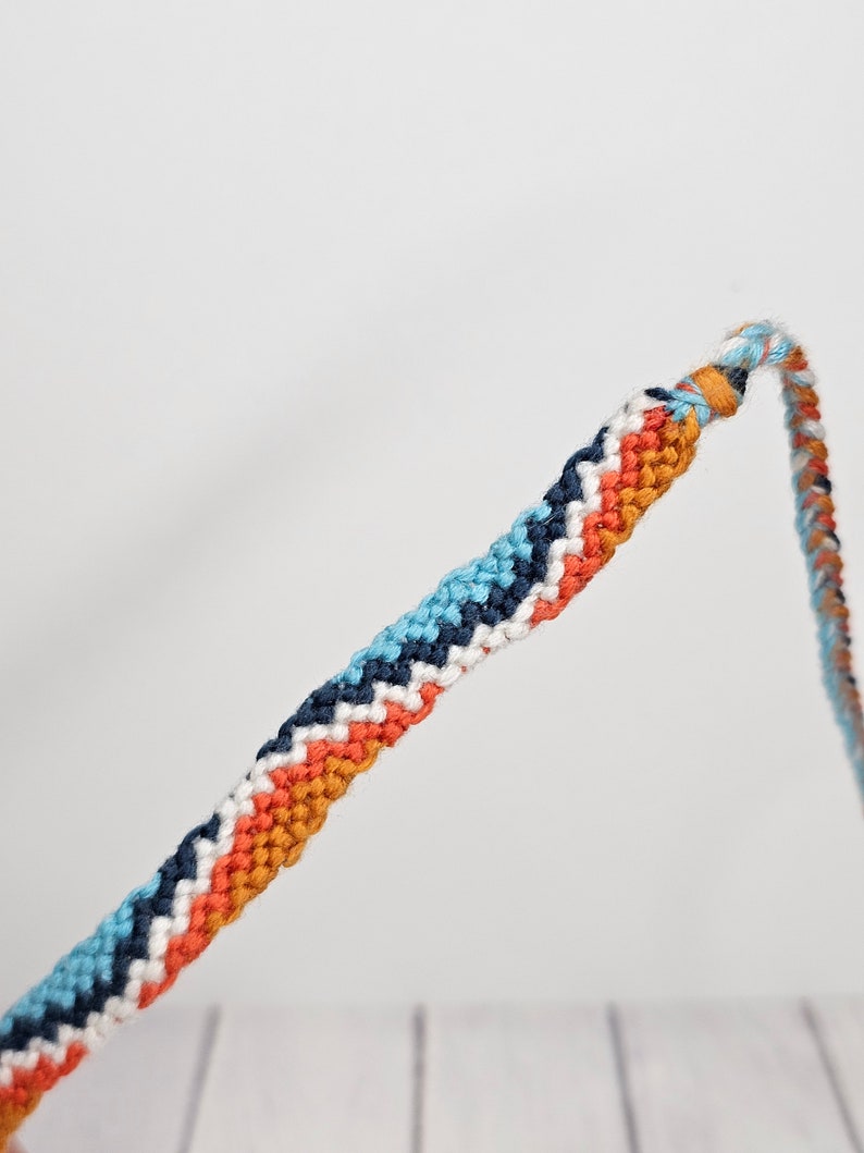 Pulsera con patrón de ondas